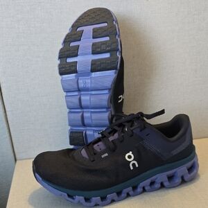 Men's New Oncloudflow, Black & Blue, (m8.5). BRAND NEW.